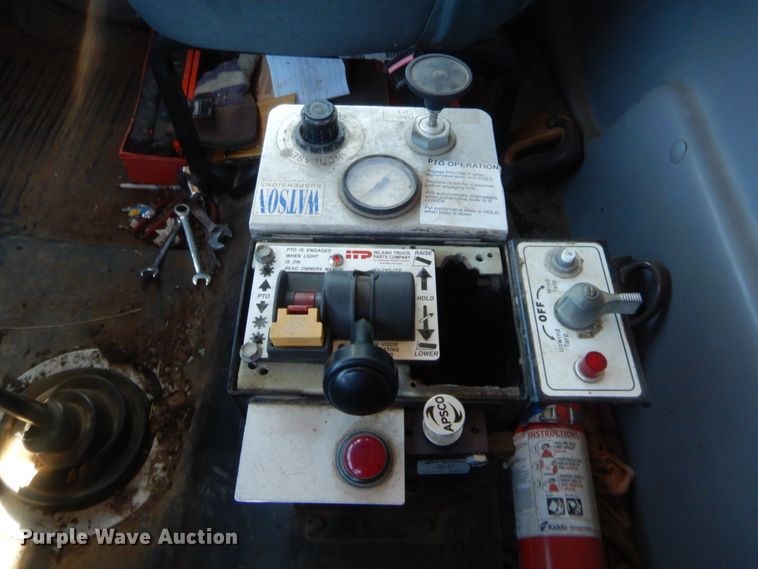 image for item HB9439 1999 Freightliner FL112  dump truck