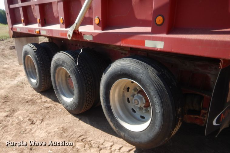 image for item HB9439 1999 Freightliner FL112  dump truck