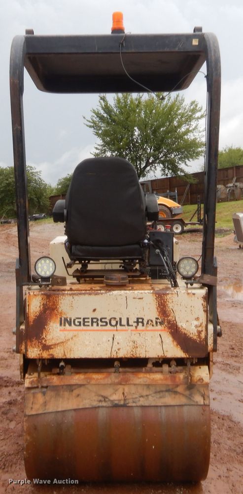 image for item HB9489 Ingersoll Rand DD22  vibratory double drum roller