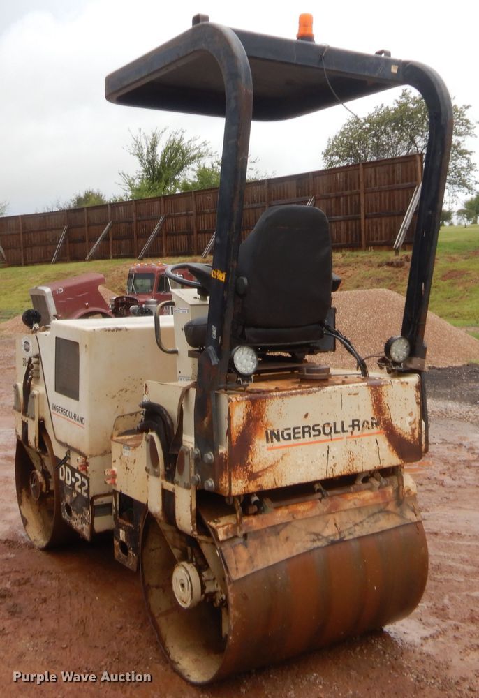 image for item HB9489 Ingersoll Rand DD22  vibratory double drum roller