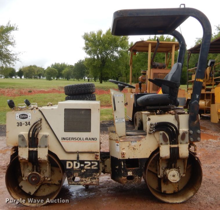 image for item HB9489 Ingersoll Rand DD22  vibratory double drum roller