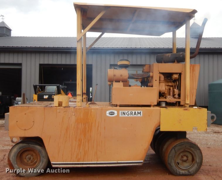 image for item HB9491 Ingram 9-2800  pneumatic roller