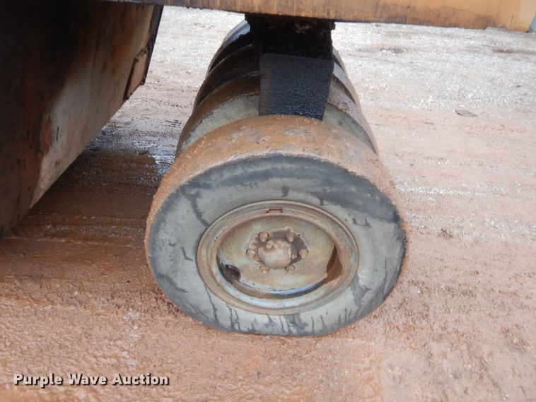 image for item HB9491 Ingram 9-2800  pneumatic roller