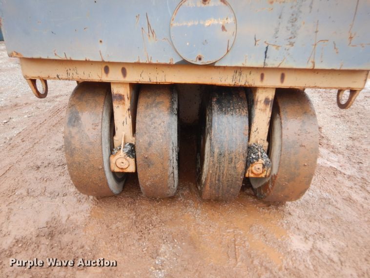 image for item HB9491 Ingram 9-2800  pneumatic roller