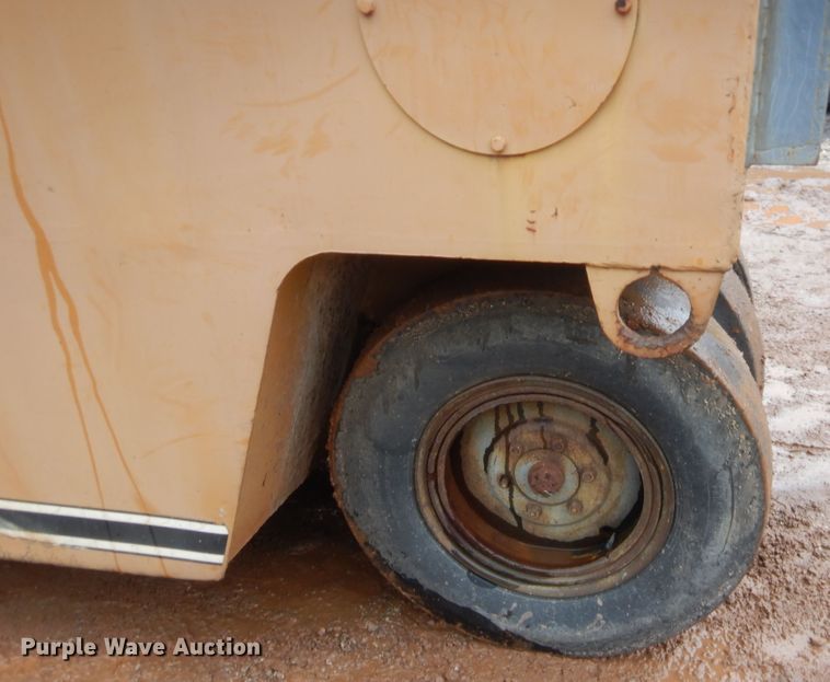 image for item HB9491 Ingram 9-2800  pneumatic roller