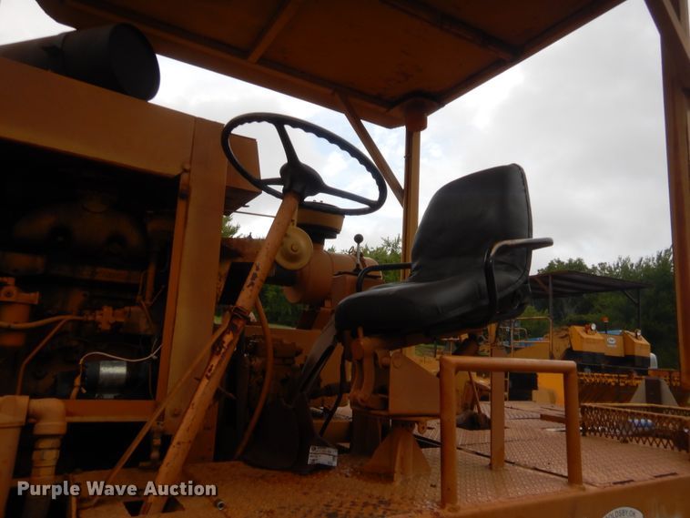 image for item HB9491 Ingram 9-2800  pneumatic roller