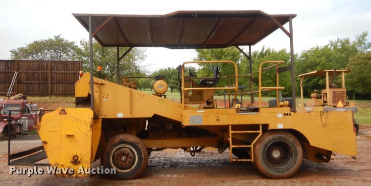 image for item HB9492 Entyre  chip spreader