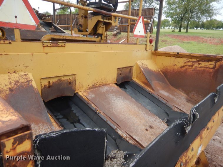 image for item HB9492 Entyre  chip spreader