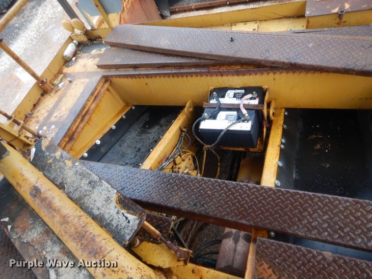image for item HB9492 Entyre  chip spreader