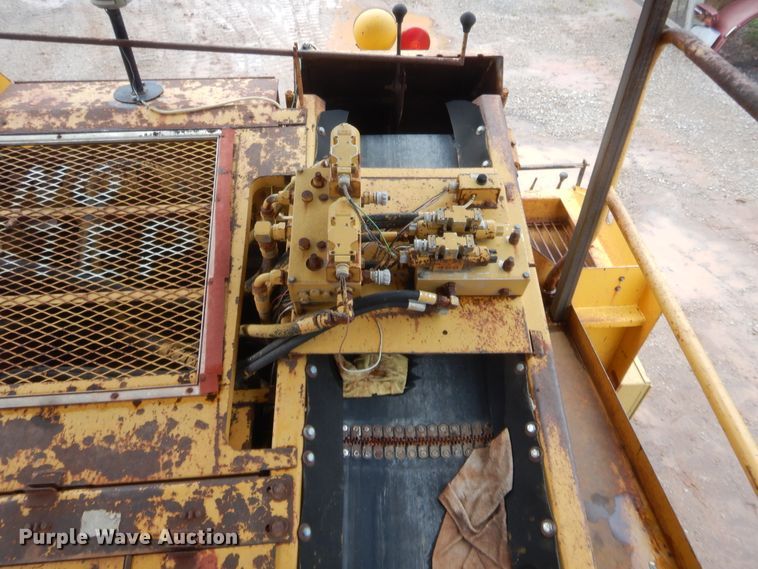 image for item HB9492 Entyre  chip spreader