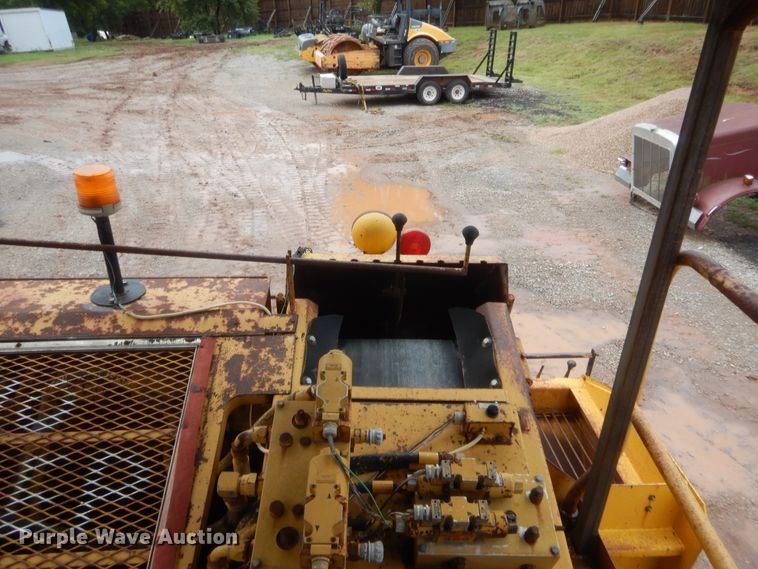 image for item HB9492 Entyre  chip spreader