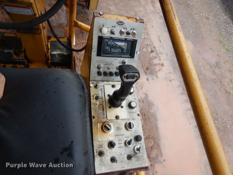 image for item HB9492 Entyre  chip spreader