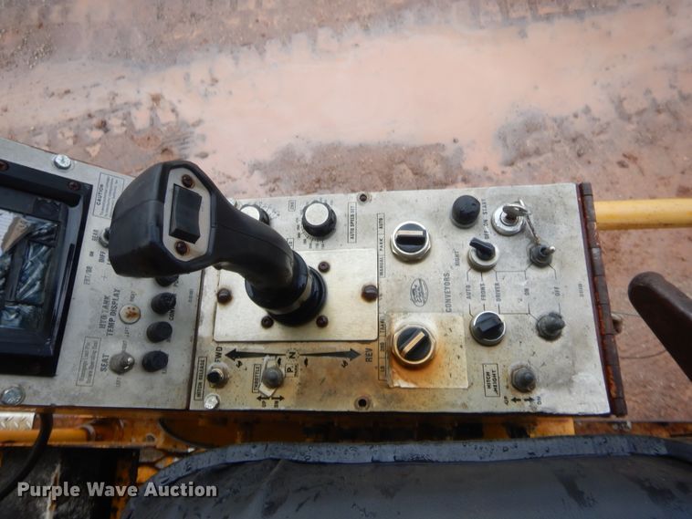 image for item HB9492 Entyre  chip spreader