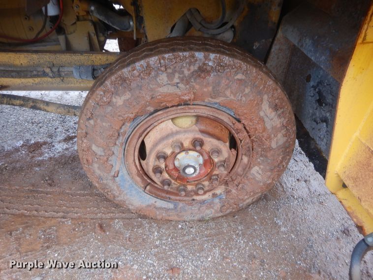 image for item HB9492 Entyre  chip spreader