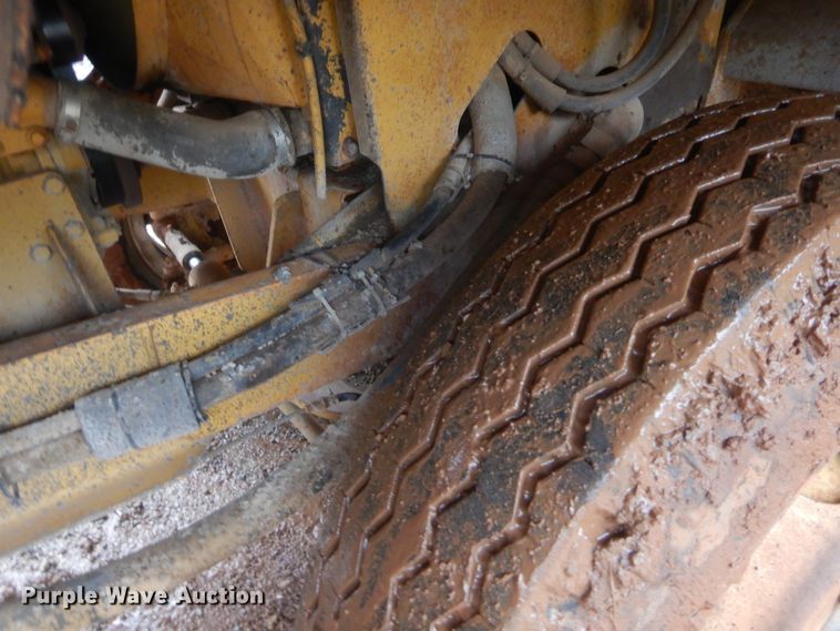 image for item HB9492 Entyre  chip spreader