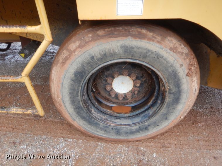 image for item HB9492 Entyre  chip spreader