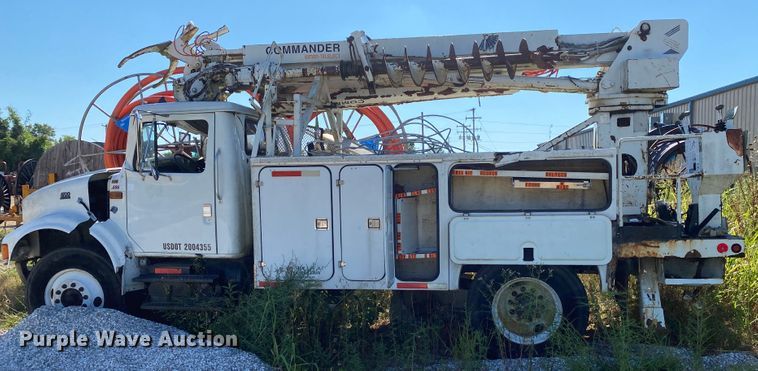 image for item HG9165 1997 International 4700  digger derrick truck