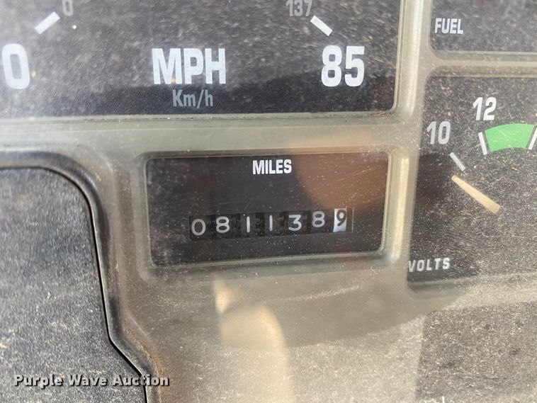 image for item HG9165 1997 International 4700  digger derrick truck