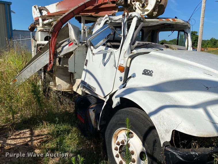image for item HG9165 1997 International 4700  digger derrick truck