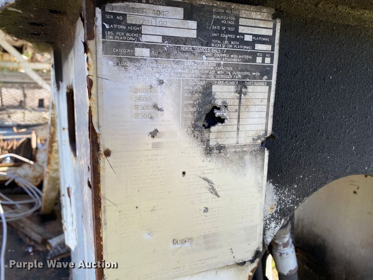 image for item HG9165 1997 International 4700  digger derrick truck