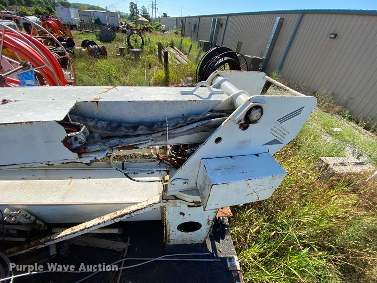 image for item HG9165 1997 International 4700  digger derrick truck