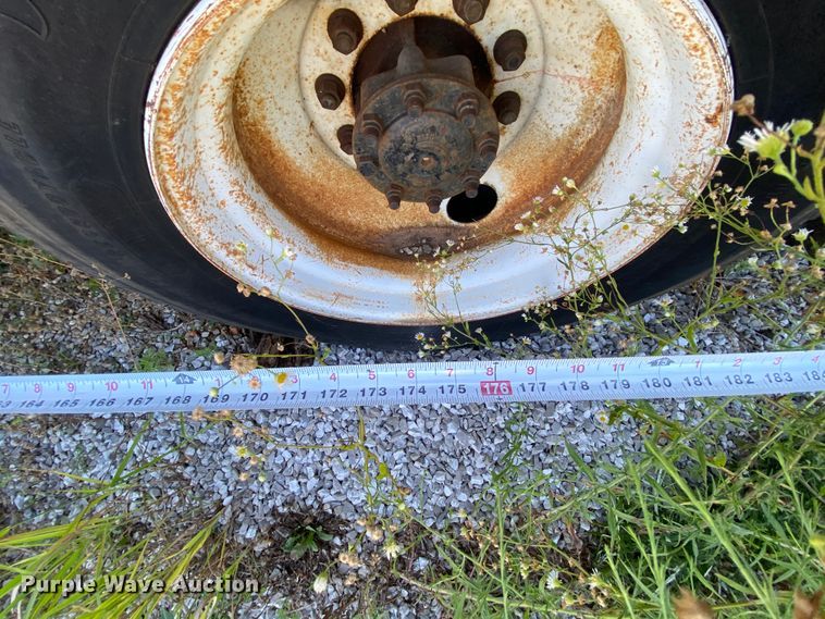 image for item HG9165 1997 International 4700  digger derrick truck