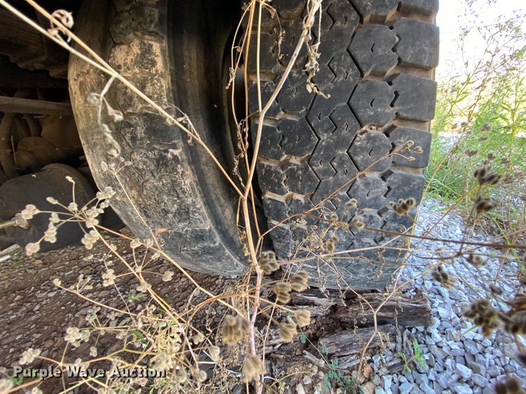 image for item HG9165 1997 International 4700  digger derrick truck