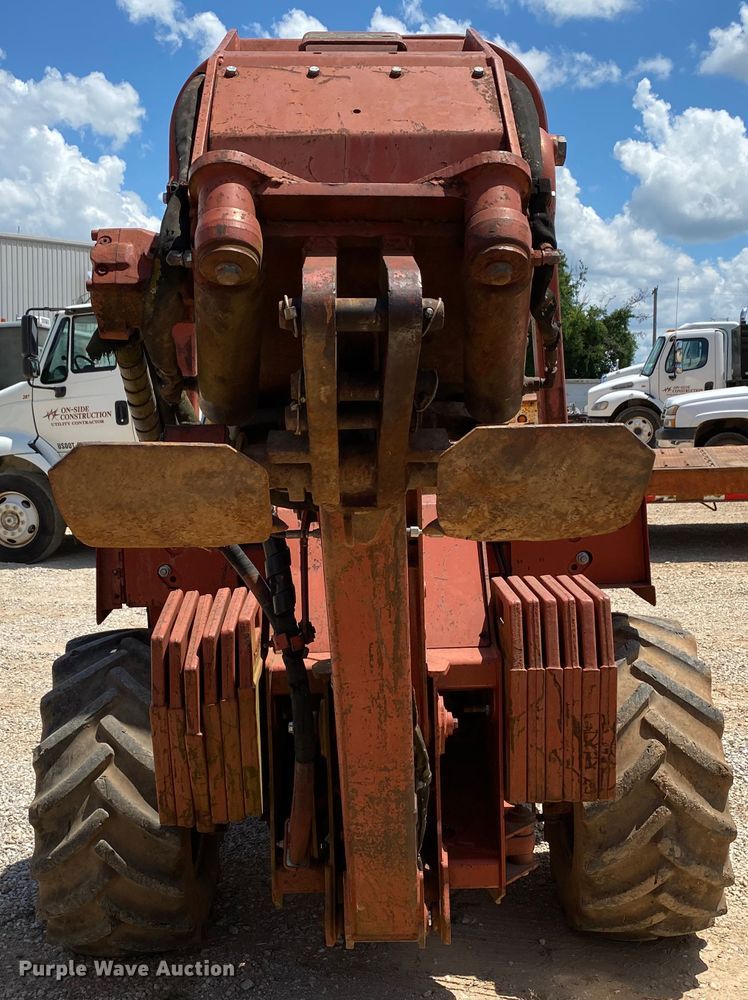 image for item HG9179 2000 Ditch Witch 8020T  cable plow