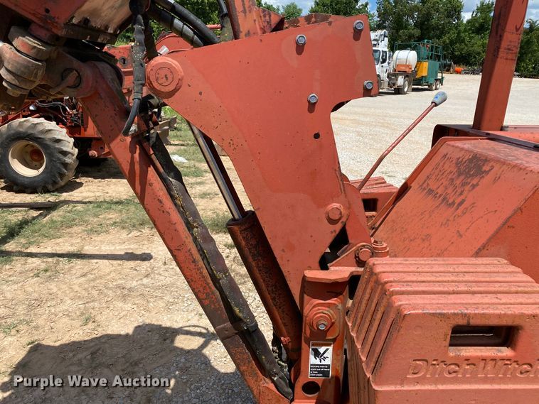 image for item HG9179 2000 Ditch Witch 8020T  cable plow