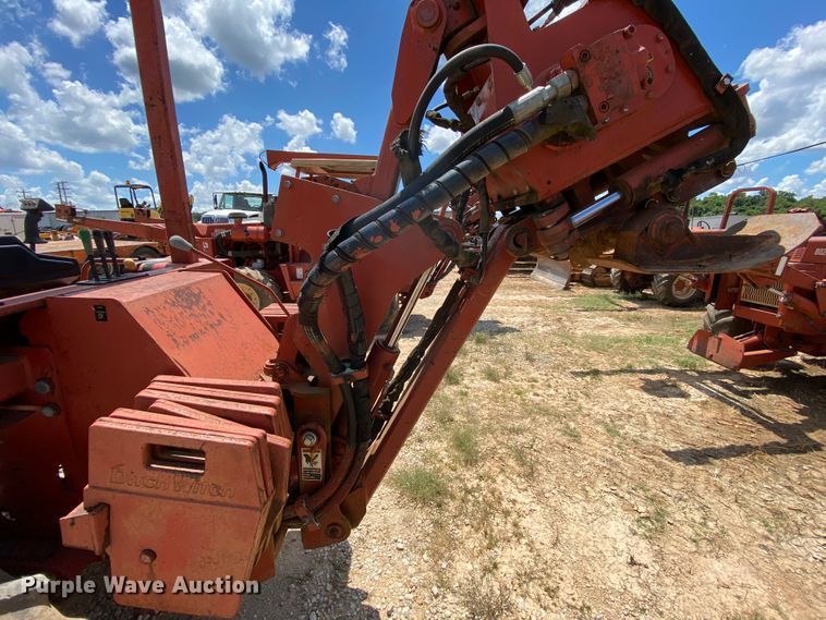 image for item HG9179 2000 Ditch Witch 8020T  cable plow
