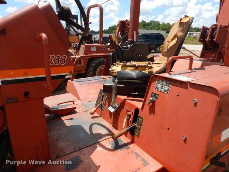 image for item HG9180 Ditch Witch 8020  cable plow