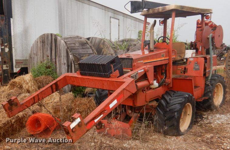 image for item HG9182 2000 Ditch Witch 8020  cable plow