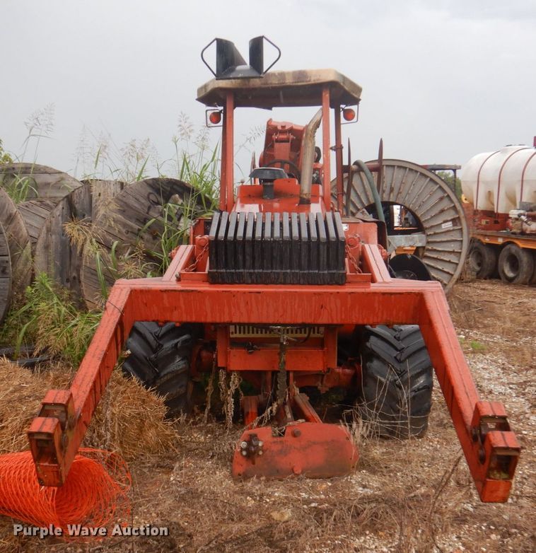 image for item HG9182 2000 Ditch Witch 8020  cable plow