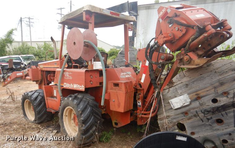 image for item HG9182 2000 Ditch Witch 8020  cable plow