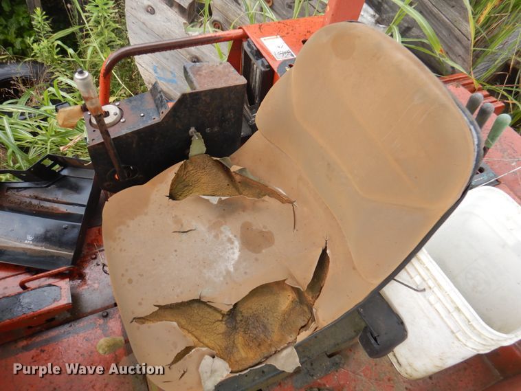 image for item HG9182 2000 Ditch Witch 8020  cable plow