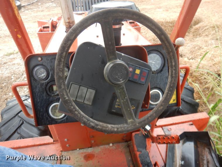image for item HG9182 2000 Ditch Witch 8020  cable plow