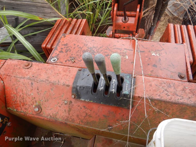 image for item HG9182 2000 Ditch Witch 8020  cable plow