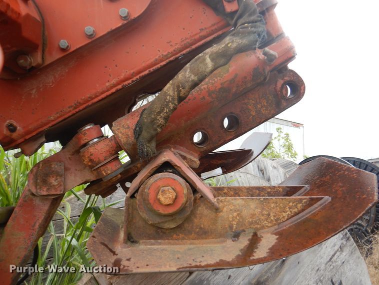 image for item HG9182 2000 Ditch Witch 8020  cable plow