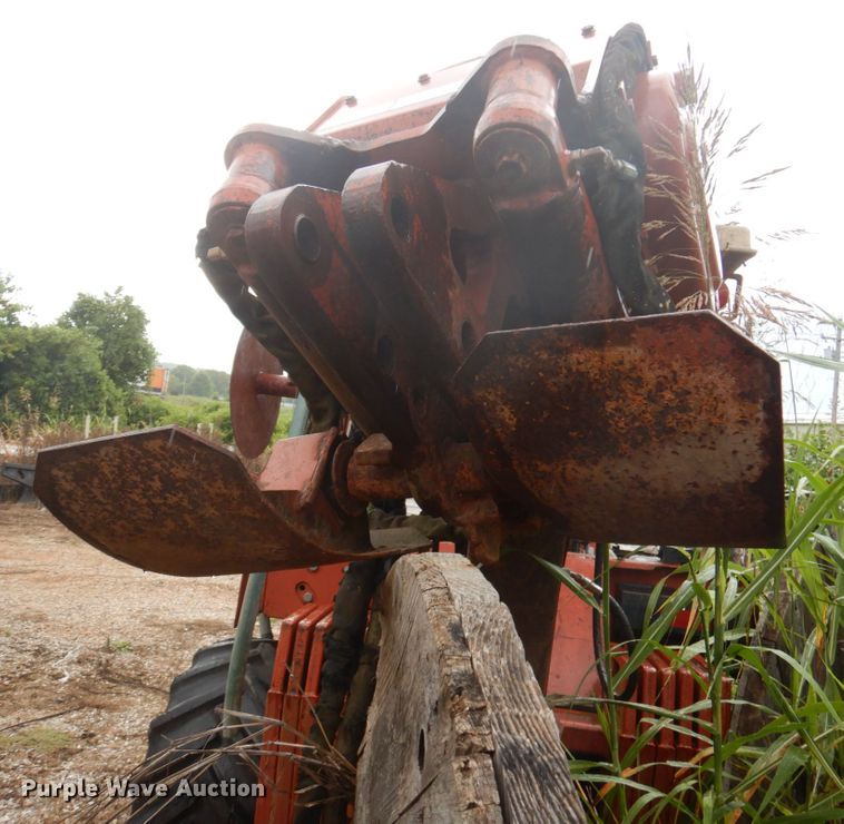 image for item HG9182 2000 Ditch Witch 8020  cable plow