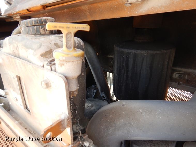 image for item HG9183 2004 Case 550H LT  dozer