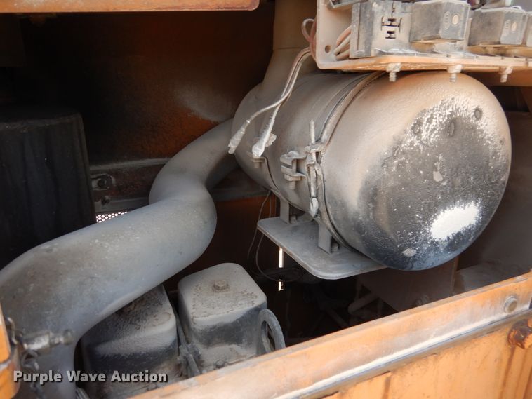 image for item HG9183 2004 Case 550H LT  dozer