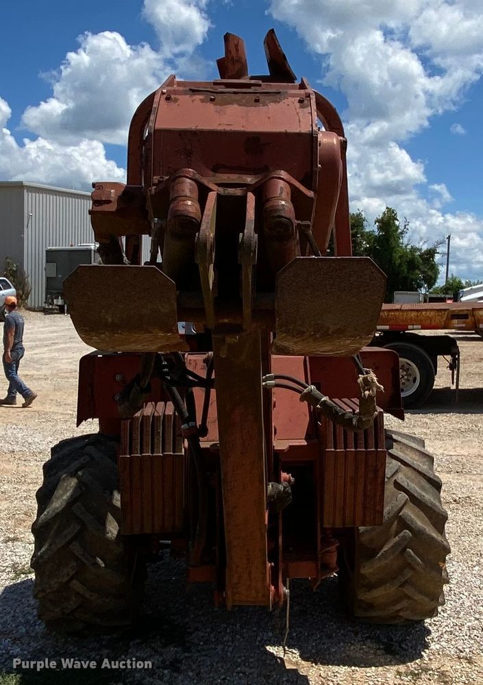 image for item HG9184 Ditch Witch 8020  cable plow