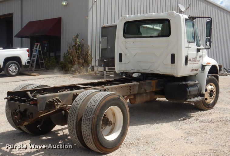 image for item HG9187 2007 International 4400  truck cab and chassis