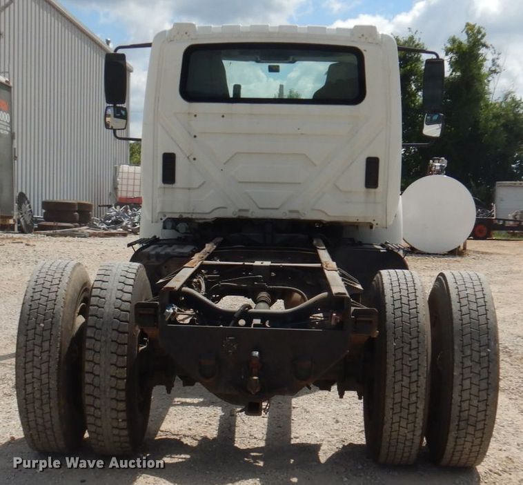 image for item HG9187 2007 International 4400  truck cab and chassis