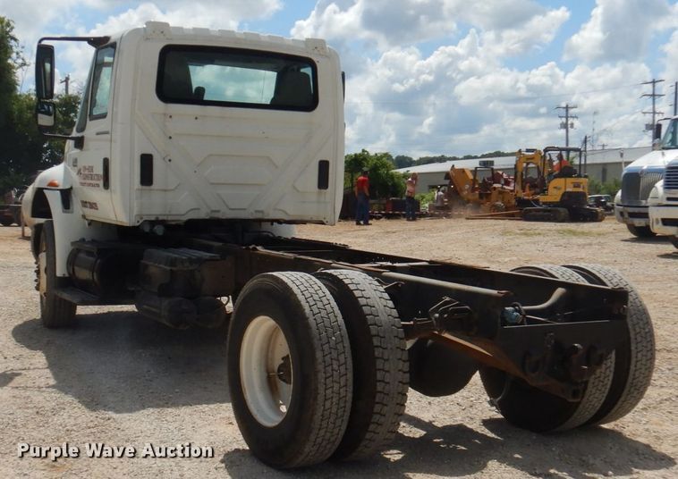 image for item HG9187 2007 International 4400  truck cab and chassis