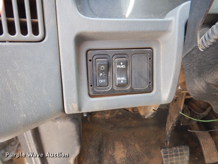 image for item HG9187 2007 International 4400  truck cab and chassis