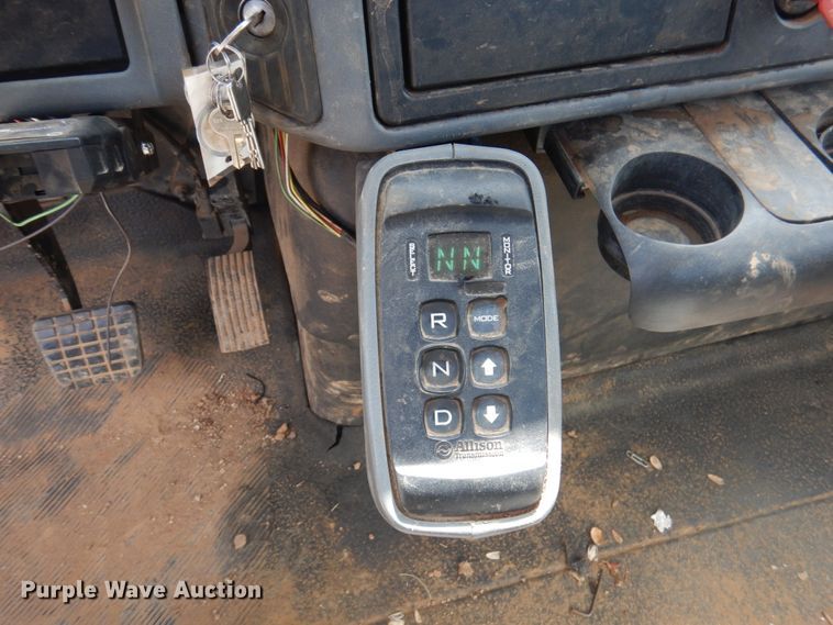 image for item HG9187 2007 International 4400  truck cab and chassis