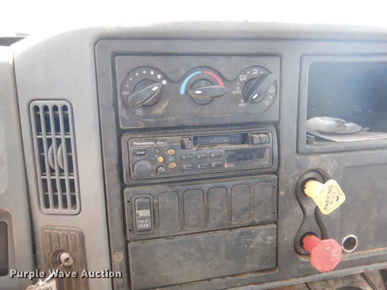 image for item HG9187 2007 International 4400  truck cab and chassis