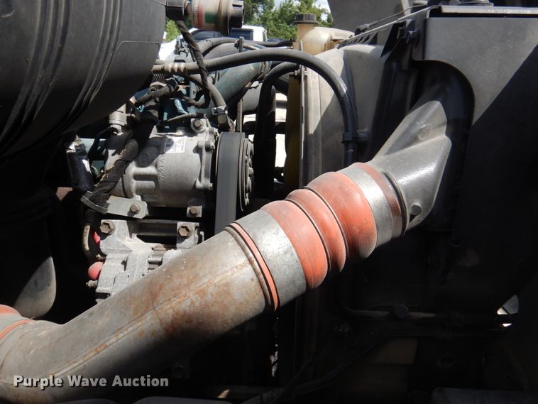 image for item HG9187 2007 International 4400  truck cab and chassis