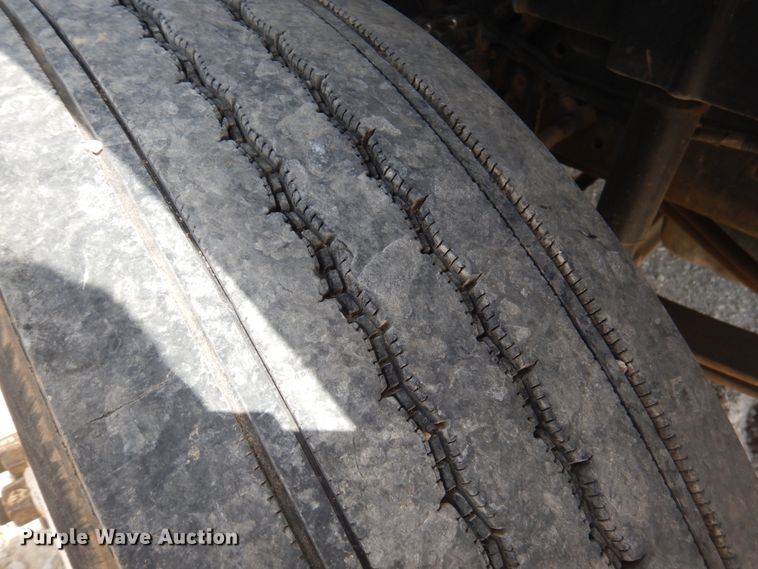 image for item HG9187 2007 International 4400  truck cab and chassis